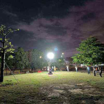 Pabrik Custom 36W Outdoor LED Flood Light Disposable Spotlight Adjustable Mast Height untuk Kamp Bantuan Bencana